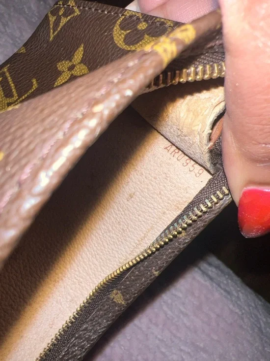 Louis Vuitton Monogram Canvas Pouch - Brown/Gold Monogram - Picture 5 of 8